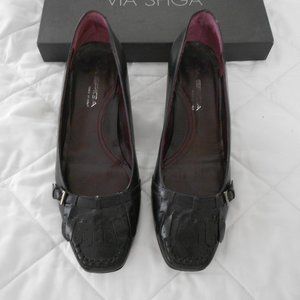 Kiltie Style Black Leather Kitten Heel Pumps